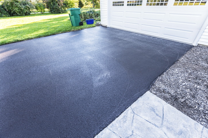 7 Reasons Minneapolis Residents Plan Driveway Sealcoating in February (And You Should Too)